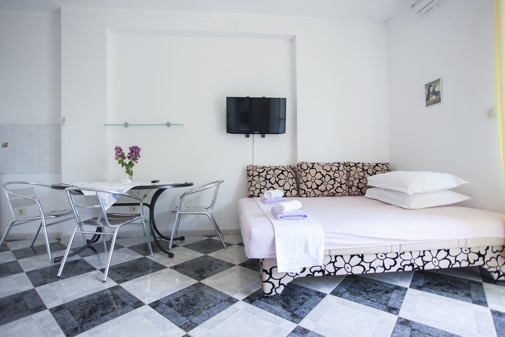 Apartments Damjanovic Makarska Exterior photo